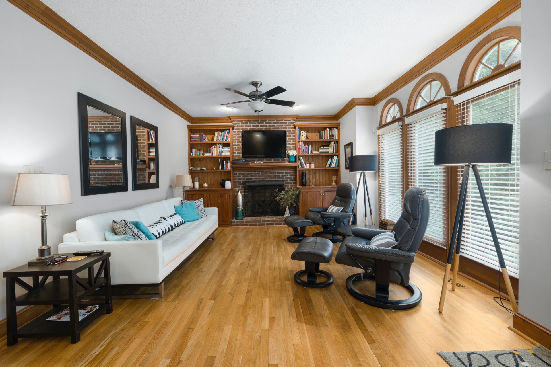 How to Choose the Best Small Ceiling Fan for a Tiny Home