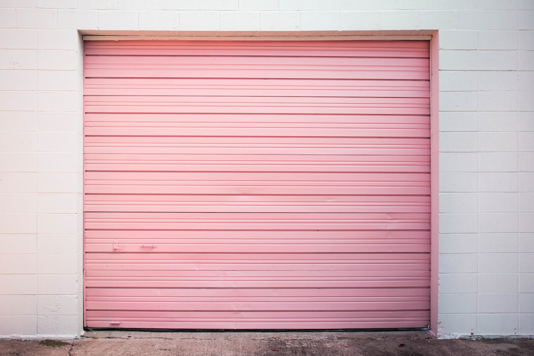 Top Signs You Should Replace Your Garage Door