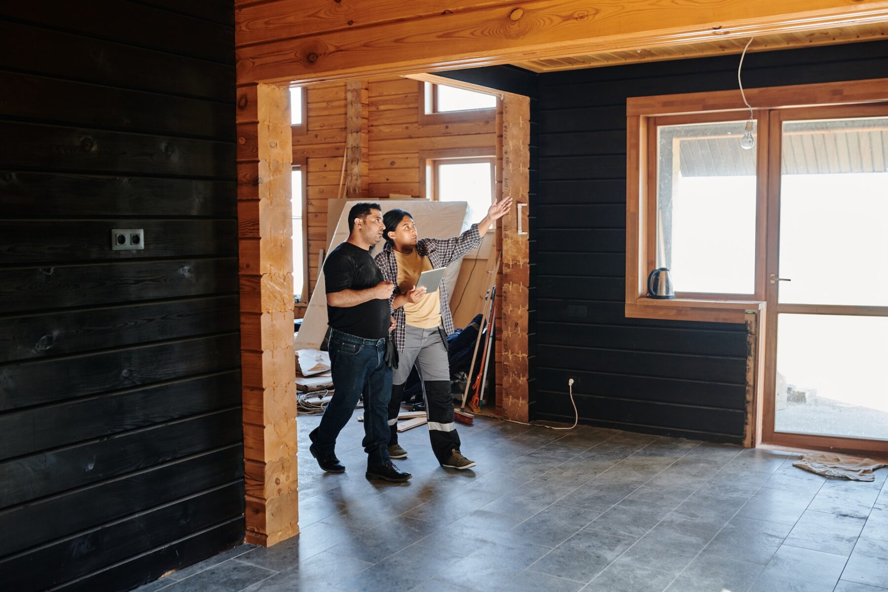 The Exterior: Benefits Of Hiring A Siding Contractor For Your Next Project