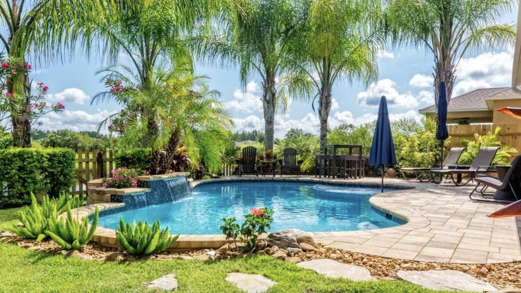 The Best Pool Landscaping Ideas to Complement Your Outdoor Space