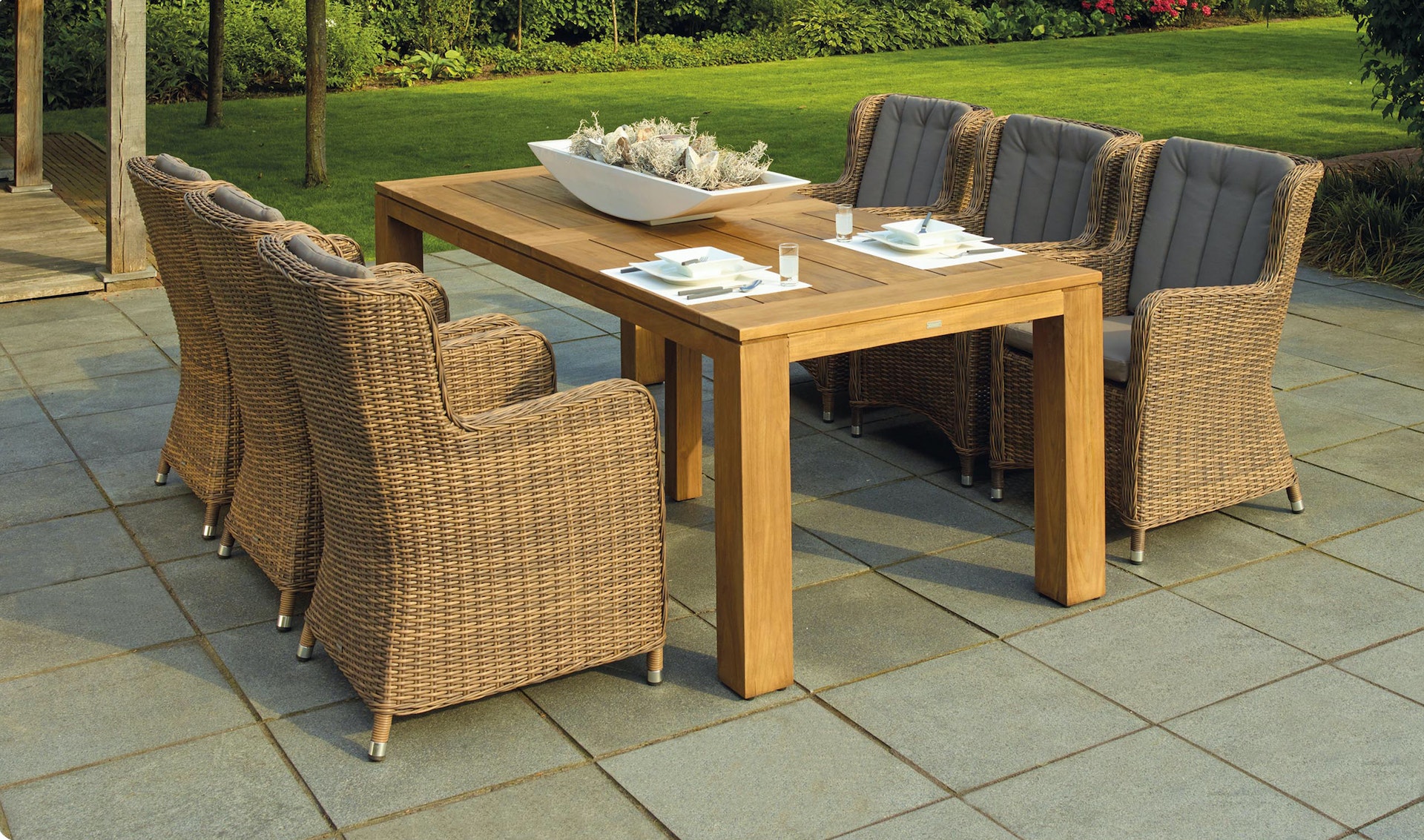 Patio Perfection: 4 Tips for Maintaining Your Outdoor Space