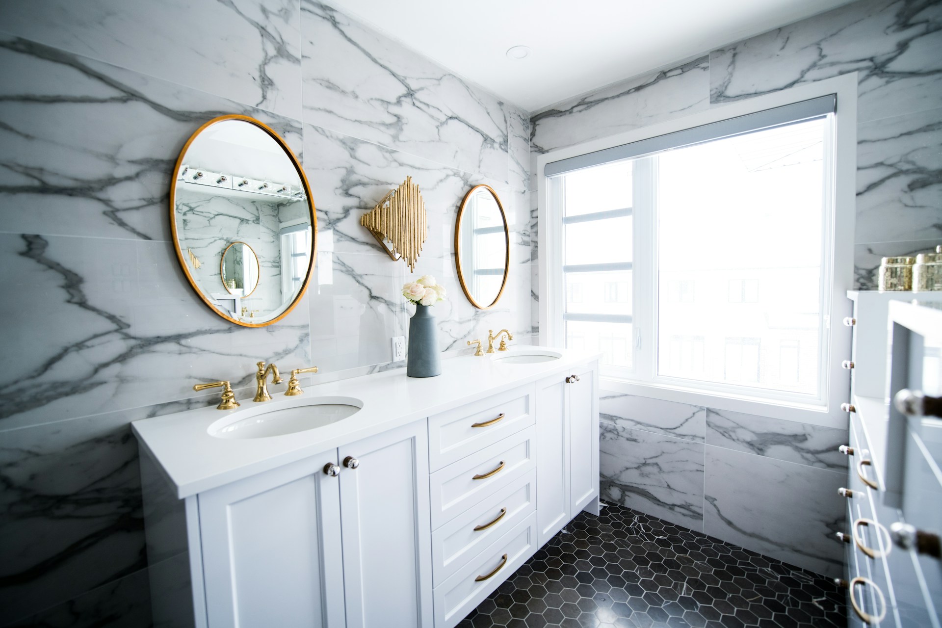 6 Bathroom Makeover Ideas for a Modern and Luxurious Space