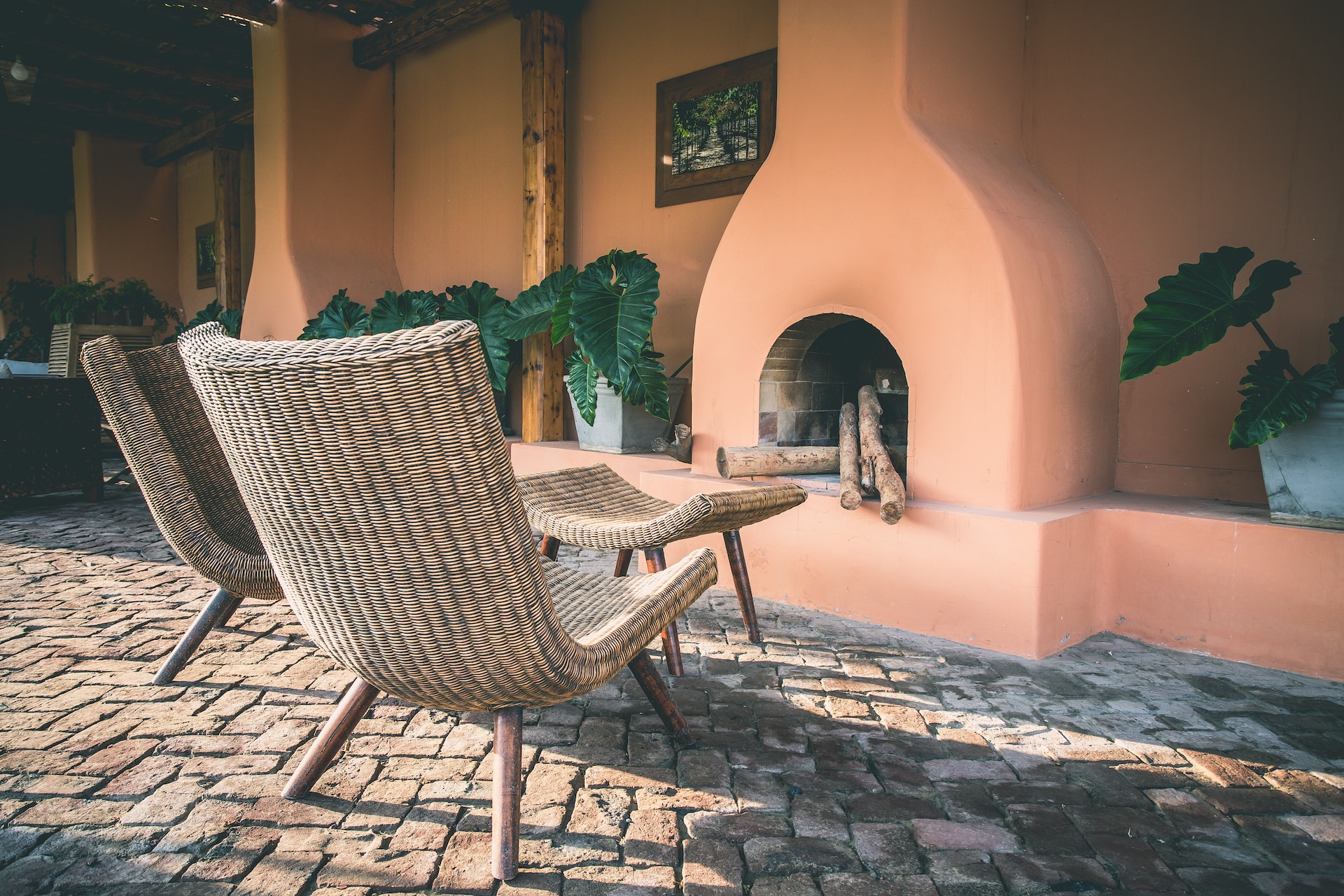 How to Choose the Right Size and Style for Your Patio Fireplace