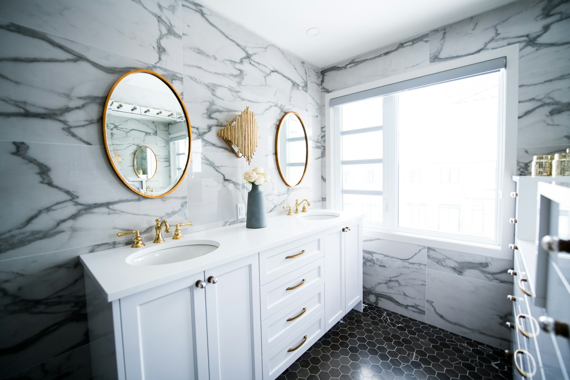 ​​5 Unique Floating Bathroom Vanities Await You